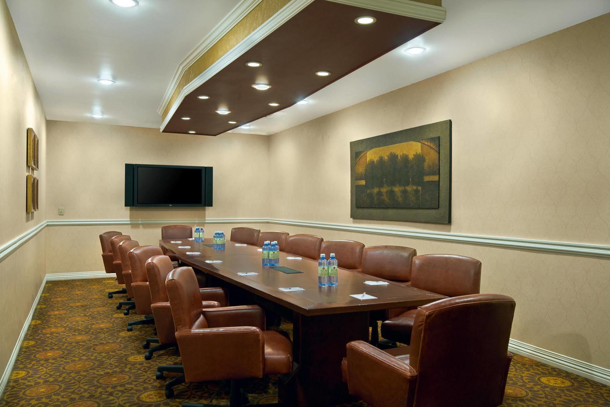 Oxford Suites Бойсе Экстерьер фото